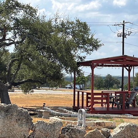 Outpost Motel Dripping Springs Exterior foto