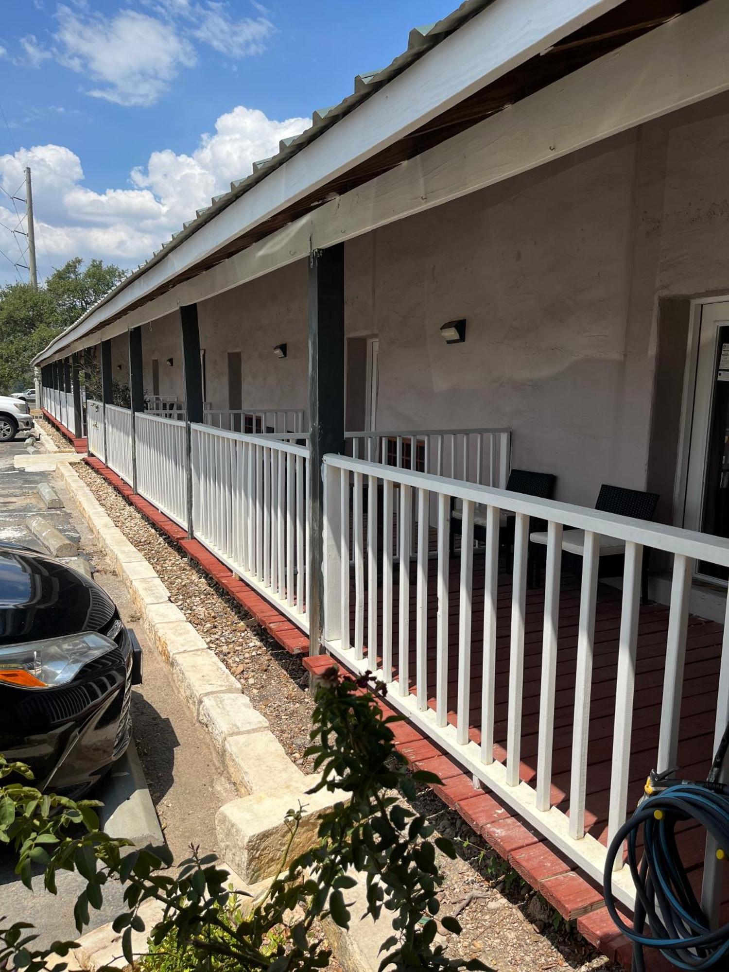 Outpost Motel Dripping Springs Exterior foto